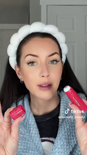 This lip exfoliater by Buxom is truly amazing y’all! This is the beauty of subscription boxes and PR. The ability to try new products that I might not necessarily buy, pushes me outside of my comfort zone and in the process I find hidden gems and products that I truly love. Thank you so much @buxomcosmetics for sending this over! #l#lipexfoliatorl#lipexfoliationd#drylipsc#chappedlipsb#buxomb#buxomlipscrubl#lipscrubwi#winterlipproducti#lips