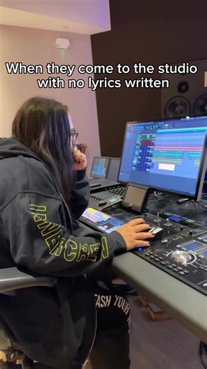 ⌚ Give me a minute... 📹 InnerCat Studios #lyrics #daw #recordingstudio #protools #avidprotools #musicproduction #improv #avid #musicstudio | Avid