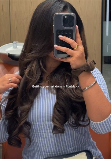 Your sign to get pampered with your sister 💆🏽‍♀️ I hate washing my hair on a good day so being able to get this done for a tenner is honestly a no brainer 🤩 #punjabhairsalon #ludhianasalon #viral #punjabi #browngirl
