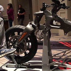 27K views · 186 reactions | Check out how the front wheel actuates on the new Honda Gold Wing with its double wishbone front end. #2018goldwing #nodive | Asphalt & Rubber | Facebook