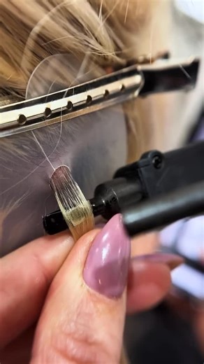 New One Hair Extensions on Instagram: "Mini K tip application a tip for you , when keratin melt, open it and use the bottom heat make glue seep into the upper part of the hair, you will get a nice keratin bonding #keratinhair #hairextension #hairfactory"
