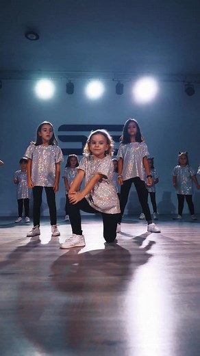 Baile Increíble al Ritmo de Bombón de Daddy Yankee en Mislata, Valencia