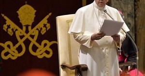 Papa Francisco, 'apenado' por muerte de 26 peregrinos en accidente en México
