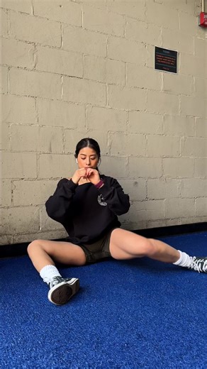 Ep 4. My Lower Body Warm Up Routine✨🤞🏼 Save this video and try it out for your next leg day! 1. 90/90 Leg Switches 2x12 each side This helps with mobility and open up your hips so you can move freely in your workouts. DO NOT GO FAST. 2. Frog Pose to Hamstring stretch 2x12 This helps with loosening up tight muscles and have better ROM during your workouts for maximum efficiency. Keep your chest out and open the whole time! 3. Leg Swings 2x10 each leg This is a classic dynamic stretch that helps