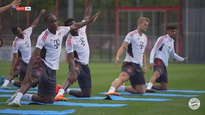 Mathys Tel in seinem ersten Training beim Deutschen Rekordmeister! ✅ | Sky Sport DE