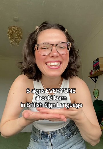 Eight easy signs you should learn in British sign language. ##bsl##sse##signlanguage##deaf##learnontiktok##britishsignlanguage##sign##communication##deafculture##learnsignlanguage##signsupportedenglish##signing##fingerspelling##adel