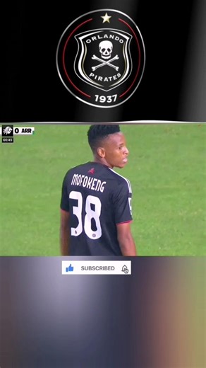 Relebohile Mofokeng is just cruising 🥵🇿🇦🔥🤯 #betwaypremiership #orlandopirates #kaizerchiefs #soccer