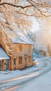 Broadway sits beneath the famous Broadway Tower, giving the whole village a timeless, picture-perfect countryside feel. #travel #uktravel | UK Hidden Gems