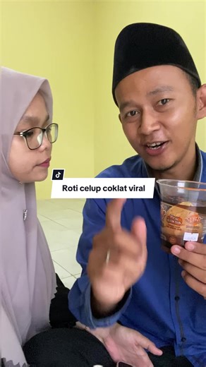 Rekomendasi roti celup coklat valfit 13 pcs. makan Roti celup valfit. Roti celup coklat yang lumer banget. Ini adalah roti celup viral di tiktok. Isinya roti celup ada 13 pcs. Yang mau langsung Co Di keranjang kuning jangan sampi kehabisan #roticelup #roticelupvelfit #roticelupvelfit13pcs #roticelupcoklat #roticelupbahagia #roticelupvelfitviral #roticelupviral #baihaqimath #baihaqimukbang #ramadanekstraseru