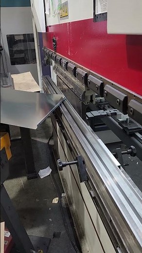 90-Ton Baykal APHS 26090 Hydraulic Press Brake