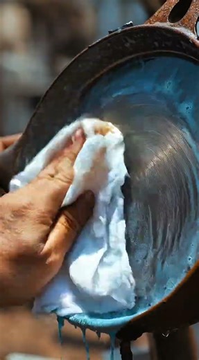 Dirty to Shiny: Rusted Cast Iron Pan Restoration #oddlysatisfying #satisfyingvideo #restoration