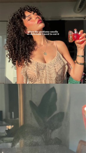 The moment I smelled @Viktor&Rolf Fragrances Bonbon Caramel Crunch, I couldn’t stop thinking about how delicious it felt. Warm caramel, crunchy popcorn, and creamy vanilla… so I had to turn it into a dessert @sephoracanada Bonbon Caramel Crunch Cookies 🍪🍯🍿 Ingredients: 1/2 cup unsalted butter, softened 1/2 cup brown sugar 1/4 cup white sugar 1 egg 2 tsp vanilla extract 1 1/2 cups flour 1/2 tsp baking soda 1/2 tsp salt Soft caramel candies Caramel popcorn Caramel sauce for drizzling 🍿🍯✨ 1. C