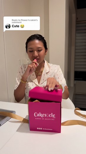 Cakesicle Lane: Surprise Explosion Gift Box for Birthdays & Anniversaries
