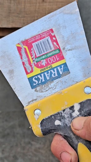 A genius putty knife trick every craftsman should know #diy #lifehack #tips