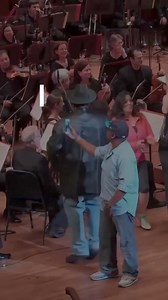 Sir Mix A Lot performs Baby Got Back with Orchestra & White Women. Who said this song wasn't universal?? Bowlegged Lou/Full Force | Full Force