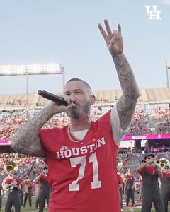 H-Town legends brought it at the break! 🔥🎶 | University of Houston Athletics