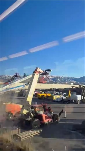 Riding Utah FrontRunner#UtahFrontRunner #Utah #PublicTransport #TrainRide #Mountains#USA
