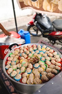 1.3M views · 10K reactions | Street Food 101: FAMOUS SIOMAI in Santa Cruz & Fried Peking Duck | Foodcation | Facebook