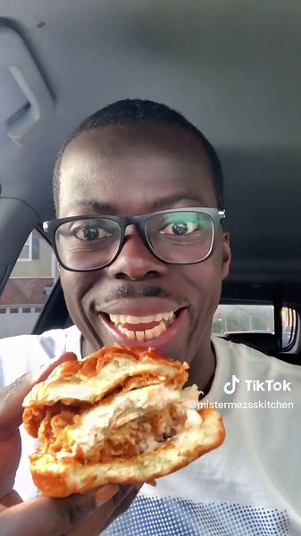 Buffalo Wild Wings Classic Chicken Sandwich Review