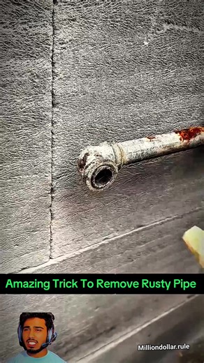 Amazing Trick To Remove Rusty Pipe #fbreels2025ツ #post2025シ #postviralシ2025 #reelsviralシ #postviralシ #fbreelsfypシ゚ #fbyシvideo #rustic #rusty #rustycars #nuts #Bolts #pipework #ironpipe #IronRust #facebookreelsviral #reelsfypシ #crafts #diy #diyprojects #diytools #hacks | Milliondollar.Rule