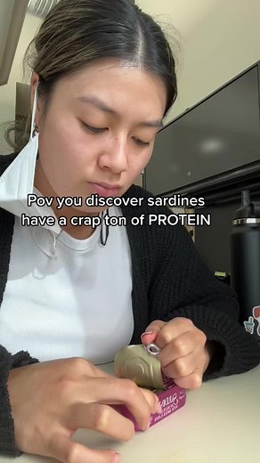 22 grams & 180 calories 😤🔥 #protein #gymrats #proteingoalreached #proteinsnacks #sardines #healthysnack #gymrats #gymgirlies #gymsnacks #fyp #foryou