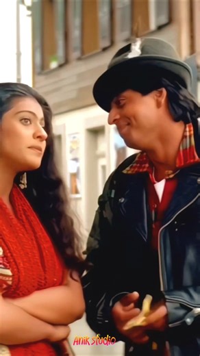 Puri tip pey tum mere sharr Khaa rahi ho.😐 #srk #kajol #bollywood #movie #shorts #kingkhan #starkid