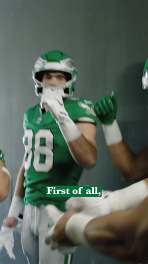 Tight ends being tight ends 🤣 | Philadelphia Eagles