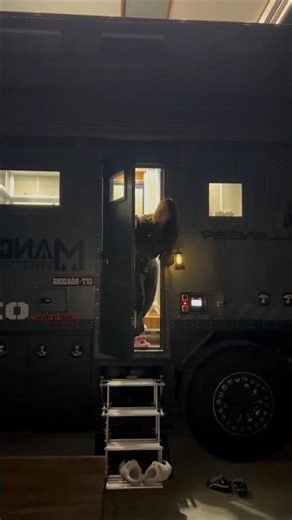 Night Screaming Horror House😱👻~Building Wooden Log Cabin in Forest | Survival House Step by Step”173