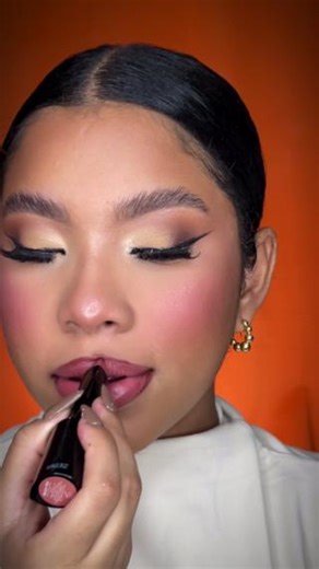 4.3K views · 22 reactions | Our obsession with the Peach Tea Infinity Point Lipstick is REAL  This iconic, patented lip product is ultra-hydrating and created to never lose its pointed shape, allowing for a precise application every time!  : makeupbyis._ (IG) Shop now at sigmabeauty.com ✨ | Sigma Beauty | Facebook