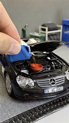Stunning Scenes from the Mercedes-Benz SL 500 Cabrio 1:18 Diecast Model Car #car #diecast #mercedes