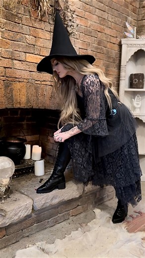 Stella 🔮 Witch of the Moon 🌙 on Instagram: "Every time you tie your boots, you’re practicing one of the oldest forms of witchcraft. Knot magick is one of the oldest forms of sympathetic magick, the art of tying and untying energy. It works through the principle that intention, when anchored through a physical action, becomes fixed in the material world. Each knot holds energy until it’s consciously released. When you tie your laces with intention, you walk in sovereignty and power. It turns on