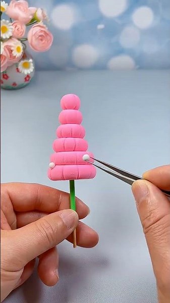 Make an adorable pink little tree by hand! _ Learn how in 20 seconds