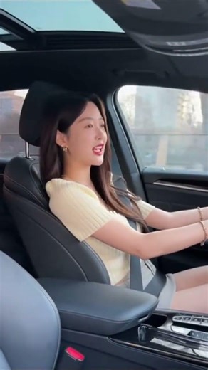 Queen of the Road: 18-Year-Old Supermodel's Cinematic Driving Vlog | 85mm