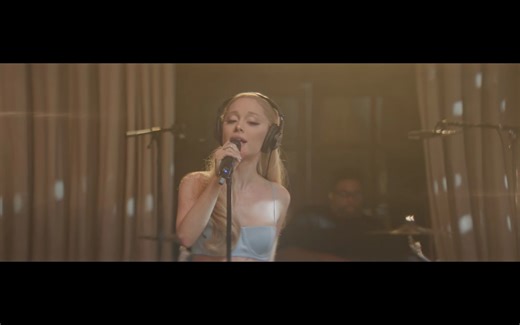 Ariana Grande《Daydreamin'》(Live from London)[1080P]