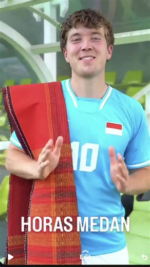 Horas anak #medan #timnasindonesia #toba #instadaily #indonesia @oleromeny mari kita dukung terus timnas Indonesia.agar bisa bermain di piala dunia #fifaworldcup