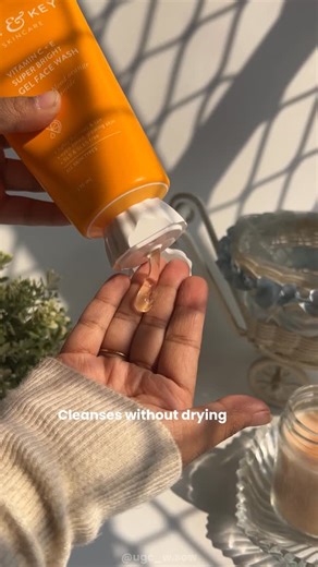 bySowmya🦋 | UGC creator on Instagram: "Struggling to pick the right cleanser for your skin type? Let me make it easy for you 🤍 These two from @dotandkey.skincare have become my absolute go-to’s depending on what my skin needs that day! 💙 Dot & Key Barrier Repair Face Wash – perfect for dry, sensitive & compromised skin. It gently cleanses, hydrates, and helps strengthen your skin barrier without that tight, stretchy feeling. 🍊 Dot & Key Vitamin C Face Wash – my pick for dull, tired skin days