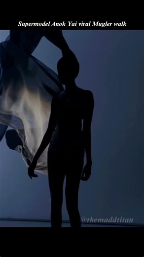 the Iconic Mugler walk of Supermodel Anok Yai #runway #model #fashionmodel #viralvideo