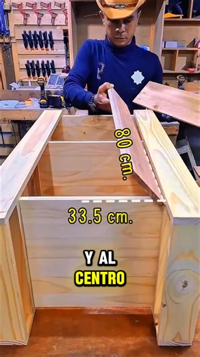💡 Construir con tus propias manos es un acto de amor y paciencia. Cada corte, cada unión, refleja lo mejor de ti. 💬 Escribe PLANOS y hazlo realidad. #DIY #carpintería #hogar | Carpintería con corazón