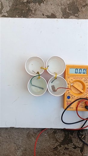 Salt water battery 🔋/ #creative mind #experiment #vital