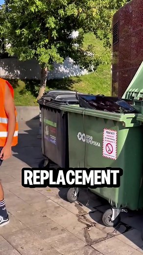 Breaking this tv made him rich in 10min 📺 #fyp