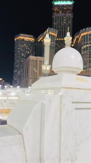 Part: 38❤️🥀❤️ توبہ کا در کھلا ہے محمد کے شہر میں madinah munawra Madinah, the City of the Prophet, shines bright A beacon of faith, where Islam's history takes flight The Masjid an-Nabawi, a mosque of grandeur and might Where the Prophet Muhammad's tomb is a sacred sight The city's streets are lined with date palms, green and tall A tranquil oasis, where faith and peace enthrall Madinah's rich history and heritage are palpable and realMadinah's rich history and heritage are palpable and real A 
