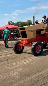 Almost missed this one 🤪 Case 1070 tractor pull at the Antique tractor and steam engine show Manhattan Illinois tractor show #tractorvideo #tractorpull #tractorpulling #tractorpower #tractor #pullingpower #casetractor | Someplace or Another