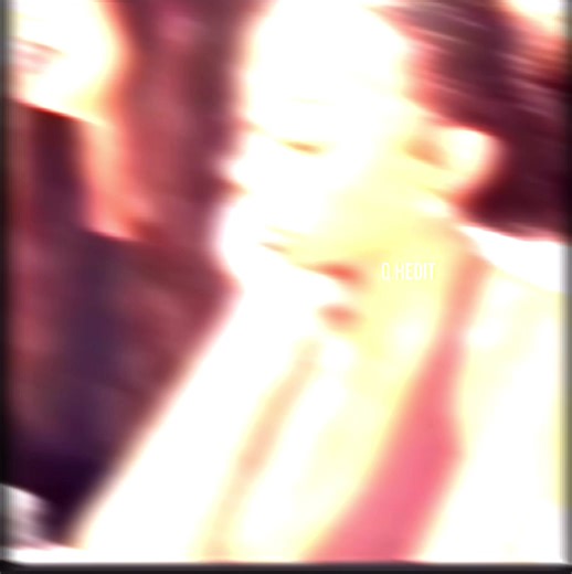 elles me brisent le coeur elles ne font de mal à personne mes préf mais certaines veulent toujours leurs ramener des problèmes ce qui n’a jamais eu lieu en saison 1 .ON EST AVEC VOUS LES JUMS JE VOUS AIMES ! #fyp #parati #queenhouse #viral #queenhouse @JumelleAmeliane @Jumelle Laurelia QUEEN HOUSE @Benoît Chevalier