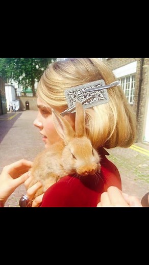 Cara Delevingne's Perfect Side Profile | Supermodel Features