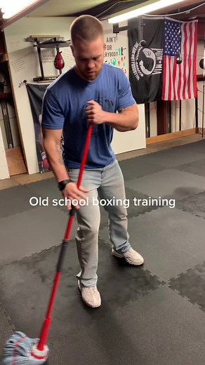 Old school boxing training. Mr miyagi style. #boxing #oldschool #boxer #rocktop #training