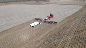 Putting gas on 65ft at a time #anhydrous #nh3 #caseih #customapplicator #unitedprairie