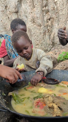 “Hadzabe lifestyle – maisha ya asili 🌿❤️ Copy code#Shorts#RealLife