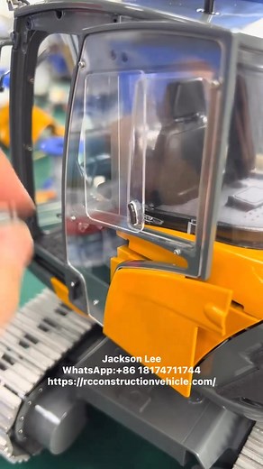 Whoa🤩! Lesu's new MC15 excavator has a cab door that slides open smoothly 🚪—such a rare cool feature on the market right now 🔥!#rc #excavator #lesu #mc15 #model #modeling #new | Jackson Lee