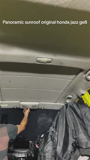 Exploring the Honda Jazz GE8 Panoramic Roof Features
