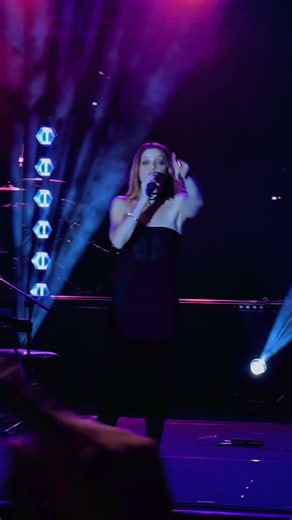 Amore Eternit versione acustica - Noemi e Fedez #noemi #amoreternit #perte #concerto #live @Noemi @Noemi Official Fan Club @fedez luci di storie ce ne sono tante pensavo fossi l’ultima e invece no fermo immagine sembra appartare ad un’altra vita